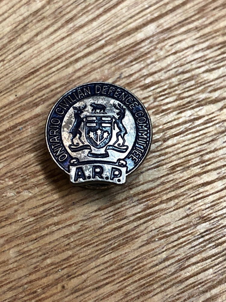 Ontario Civilian Defence Committe Pin Button