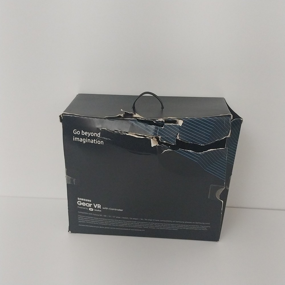Samsung VR Oculus SM-R324NZAAXAR Goggles with Controller, Open Box-TESTED