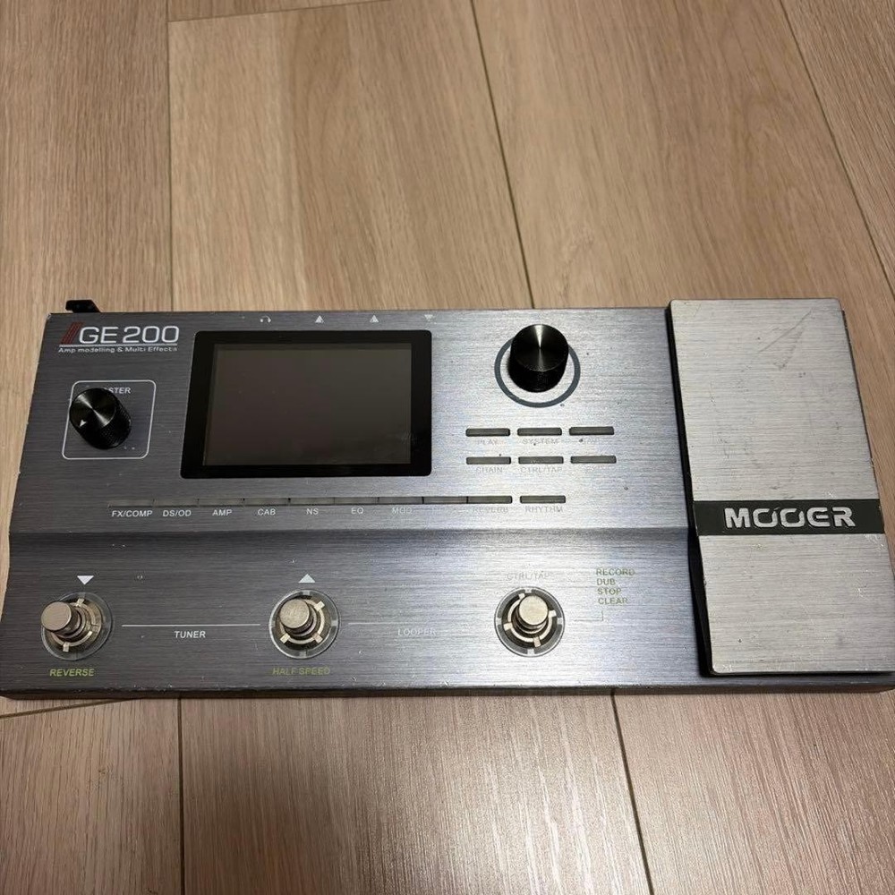 Mooer GE200 Multi-Effects Processor