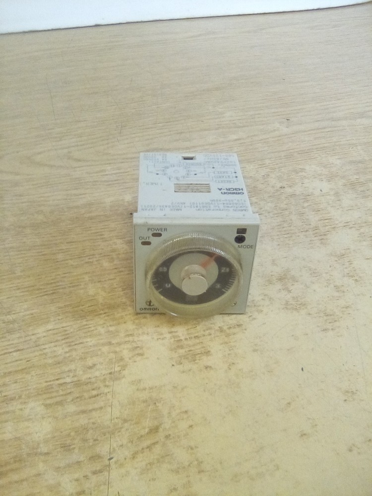 Omron H3CR-A Timer
