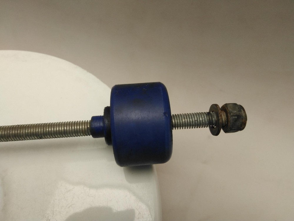 SUZUKI DRZ 400 Front Spindle 2000-2008