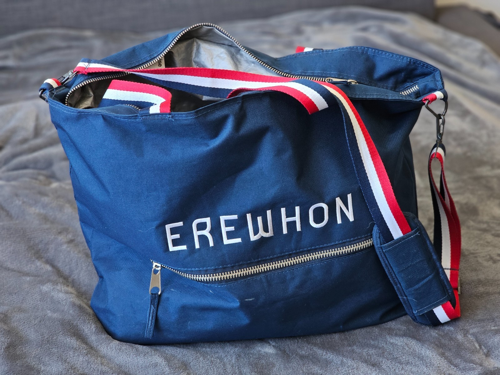 Erewhon Insulated Cooler Shopping Grocery Tote Bag Blue Red White Blue Strap
