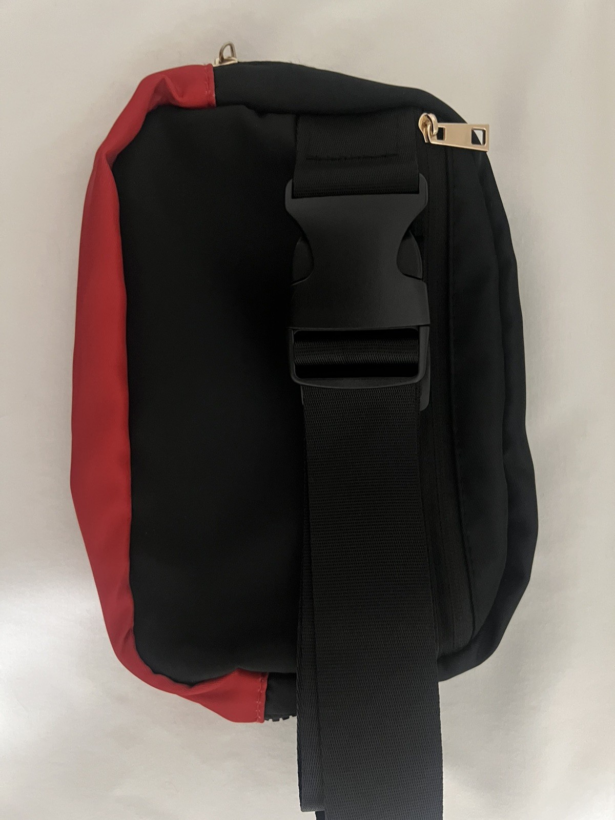 NEW! Disney Mickey Mouse Fanny Pack Purse Sling Park Bag Travel NWOT