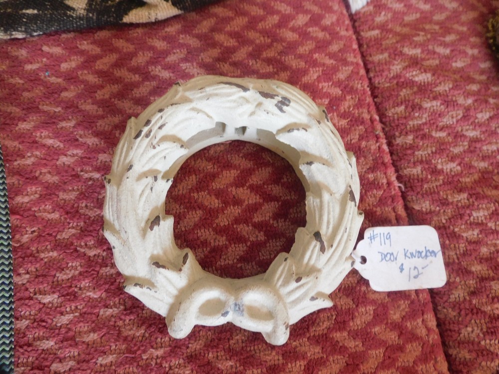 small cast iron painted wreath door knocker