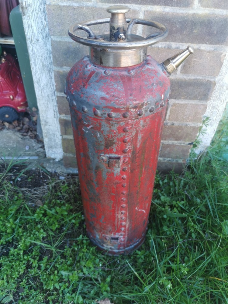 VINTAGE RED FIRE EXTINGUISHER (8)