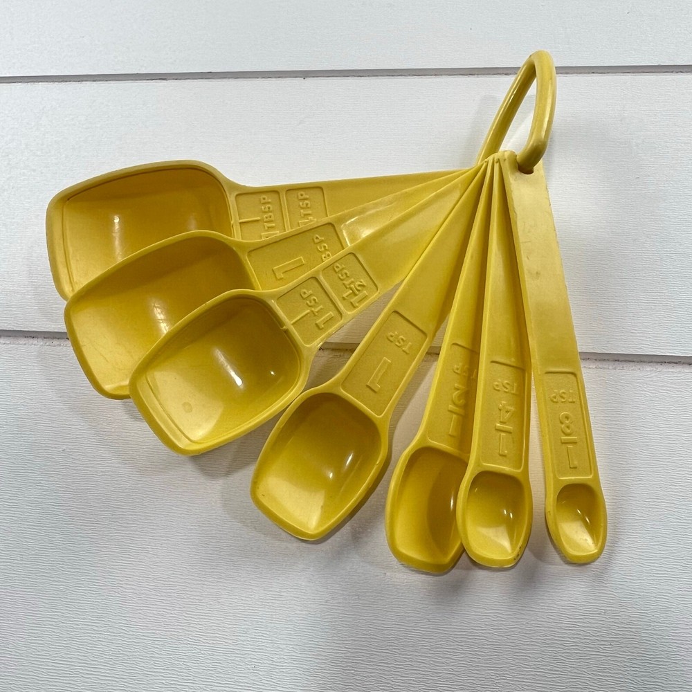 Tupperware Vintage yellow Measuring Spoons Set Hook