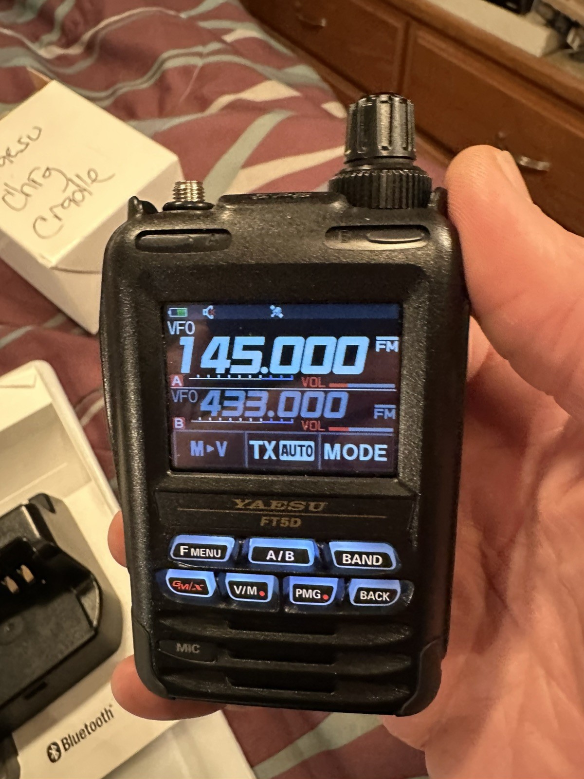 YAESU FT5D 144/430MHz Dual Band Digital Trans. OP Box + Extra Battery, &cradle