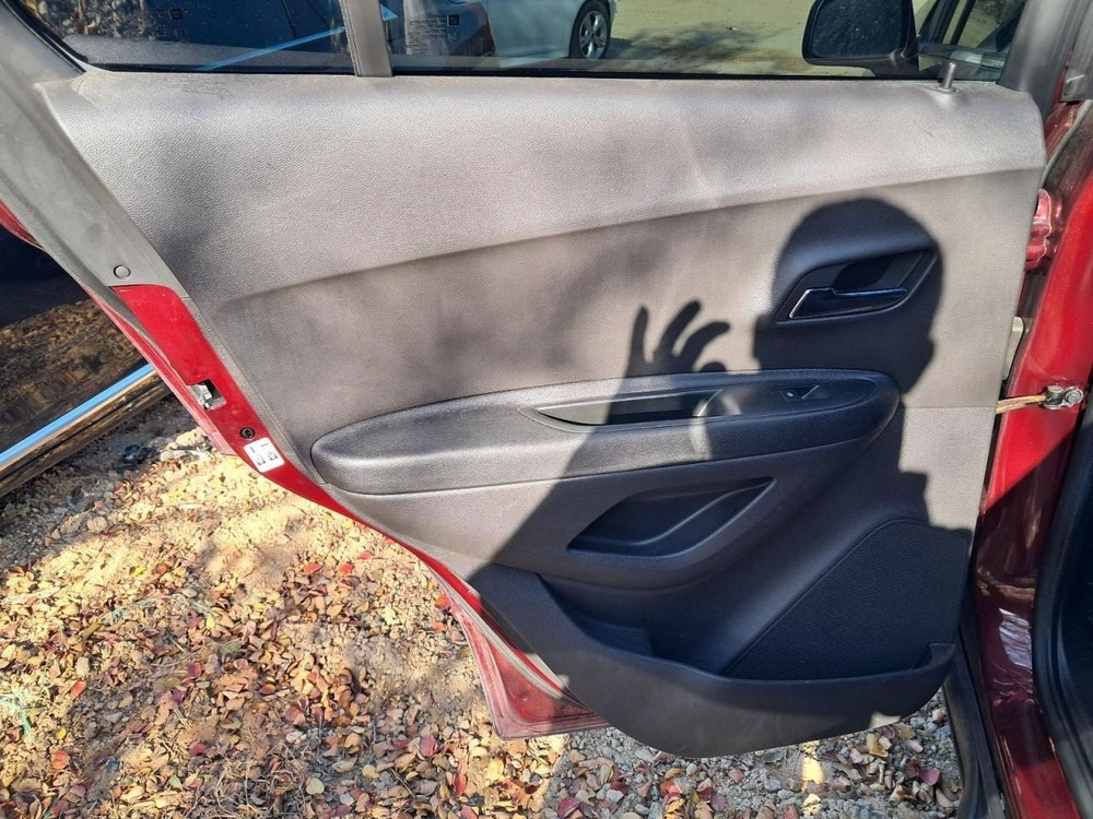 TRAX 2017 Glove Box 4860568