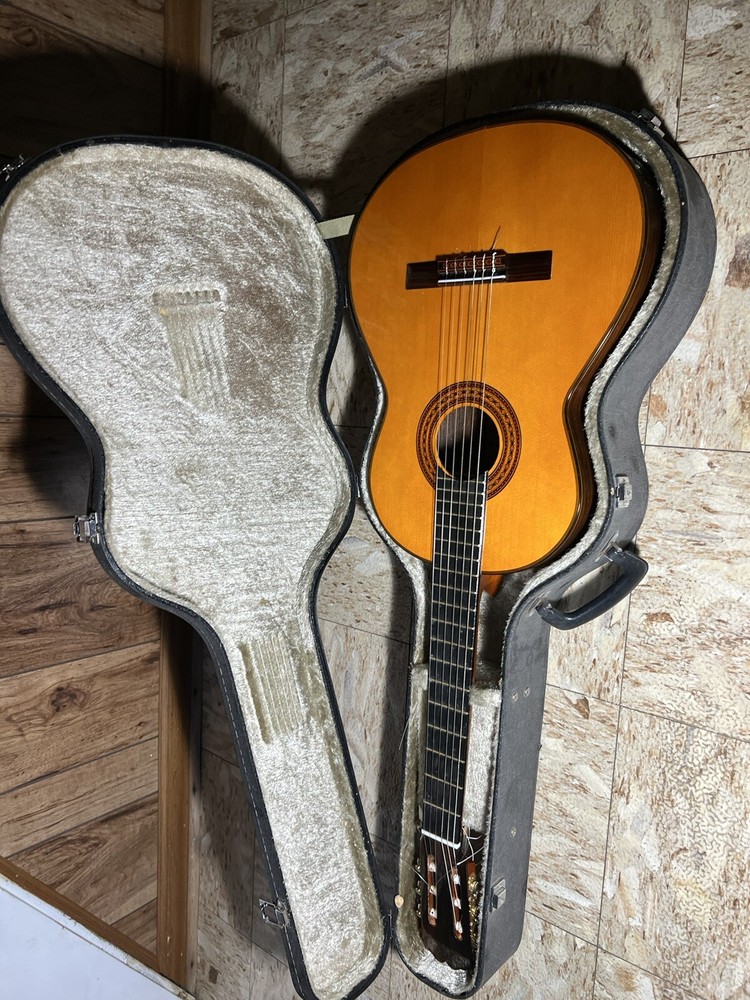 Admira Maruja Classical Guitar