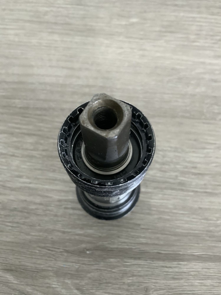SHIMANO SEALED BOTTOM BRACKET 68-111 MM BRITISH THREADING MODEL UN72