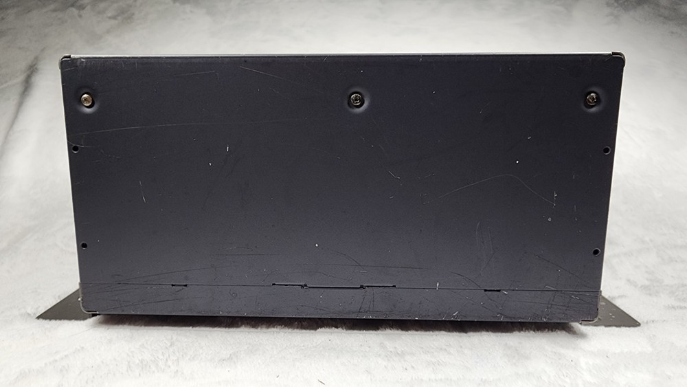 Clarion CDC1805 Digital Audio/18 Disc Cd Changer. Pro Audio UNTESTED