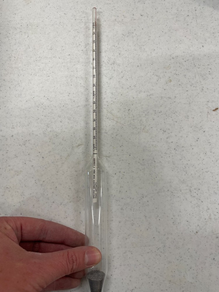 Assorted glass laboratory pipets