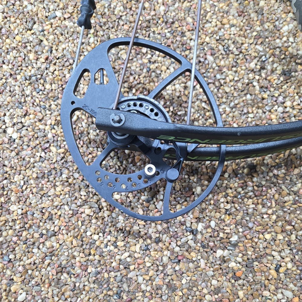 Bear Resurgence Compound Bow 70lbs RH