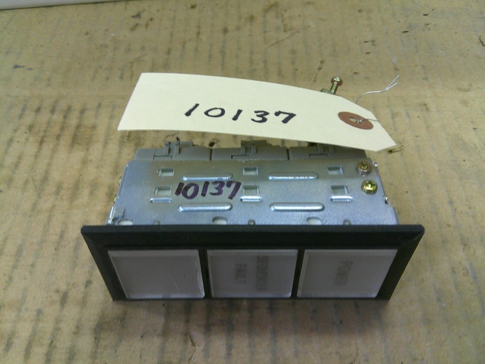 IDEC SLC-30  3 POSITION LIGHT PANEL DC24V