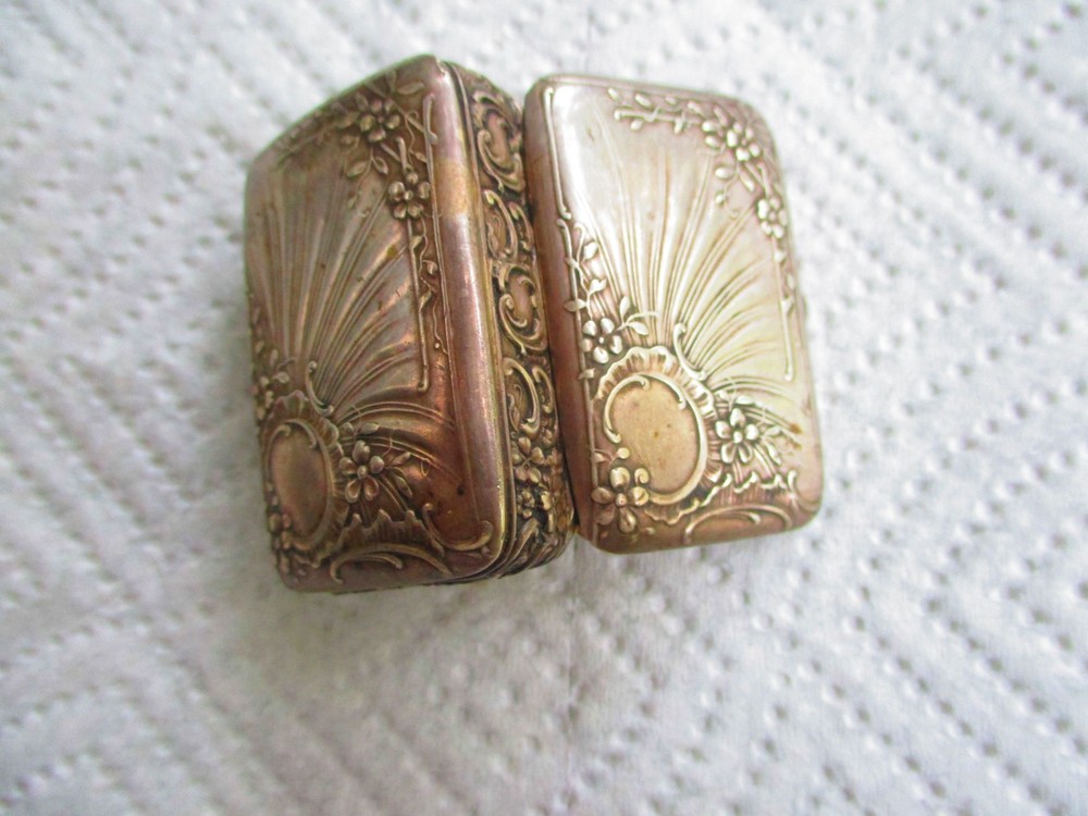 Antique silver rectangular snuff box gilt interior , 2" x 1 1/4".  (read)