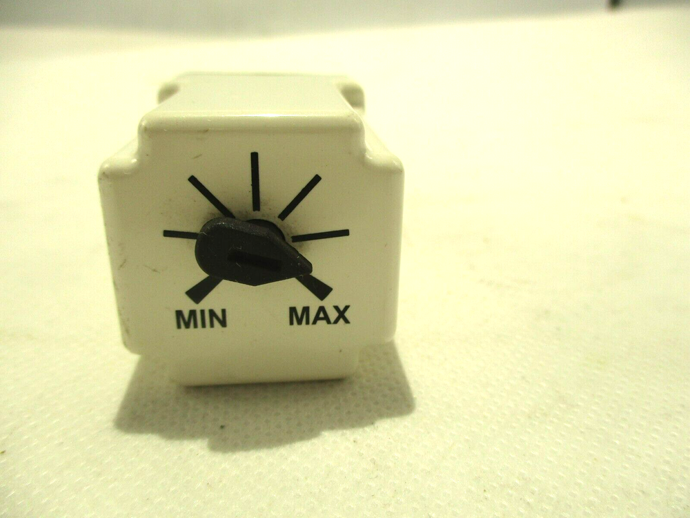 MACROMATIC SS-8062-12 TIME DELAY RELAY TIMER 10-300 SEC. 120V