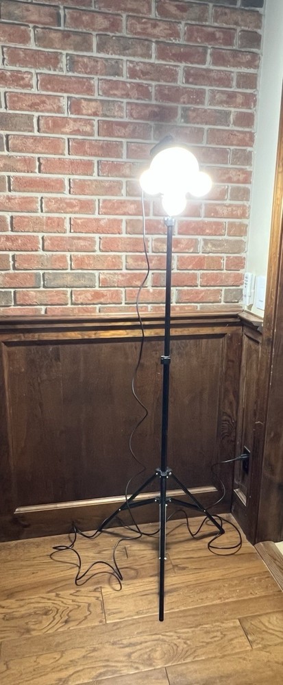Two Lightweight Tripod Stand with 5 separate lights