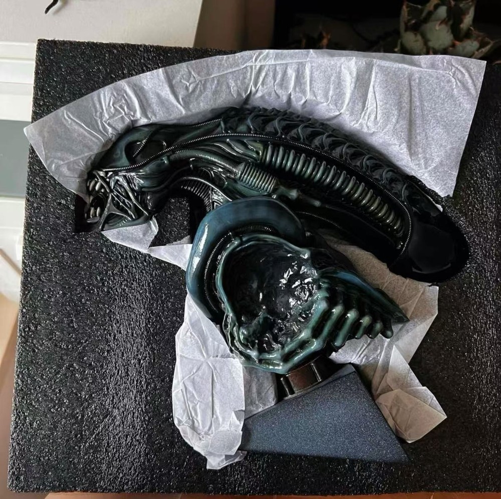 Alien 2 Alien Bust statue 1/3 scale Model collectible figure 9.8"