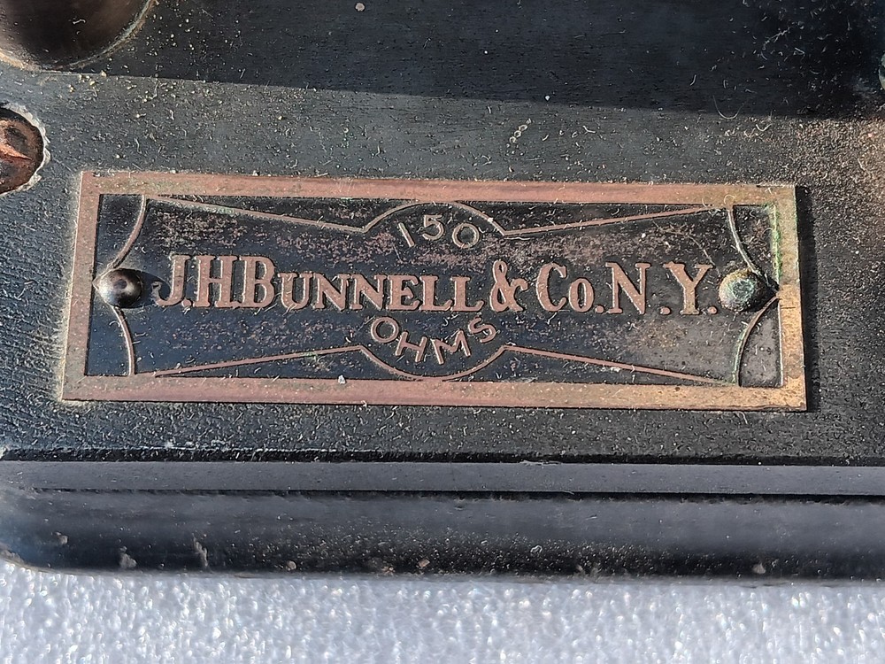 J.H. Bunnell & Co. NY 150 Ohms Telegraph Relay Metal Base RR Original Badge 1920