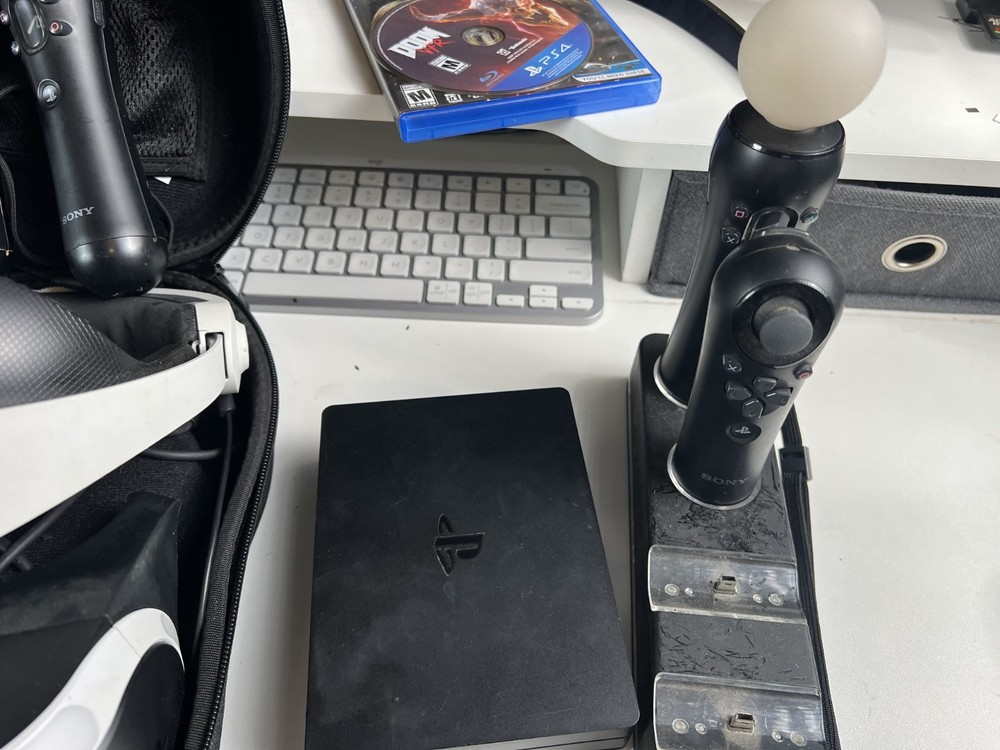 PlayStation VR PSVR Bundle w/ Move Controllers Doom VR Games Tested