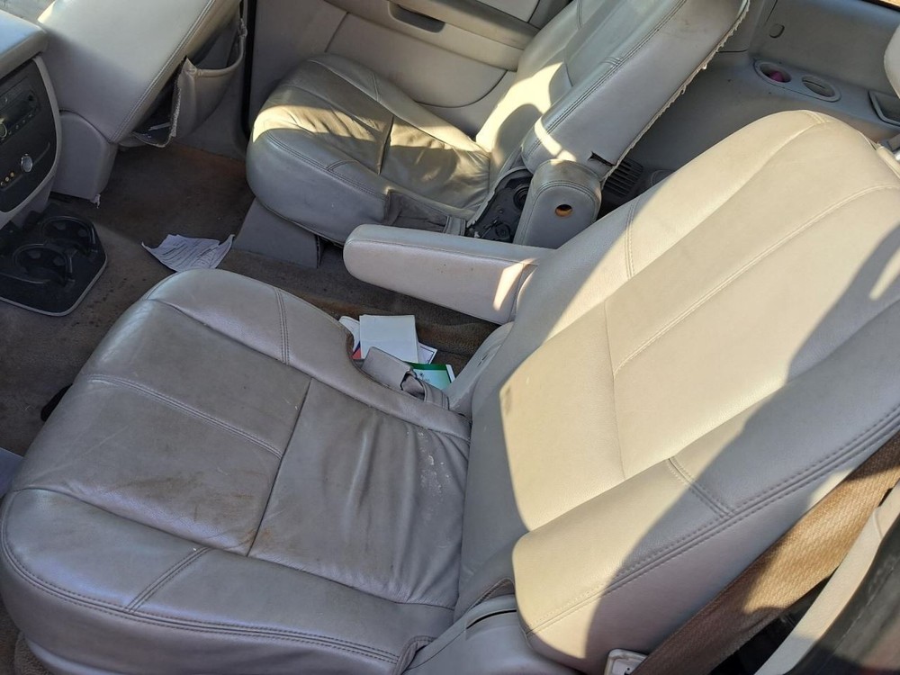 SUBCHEV15 2008 Glove Box 4789563