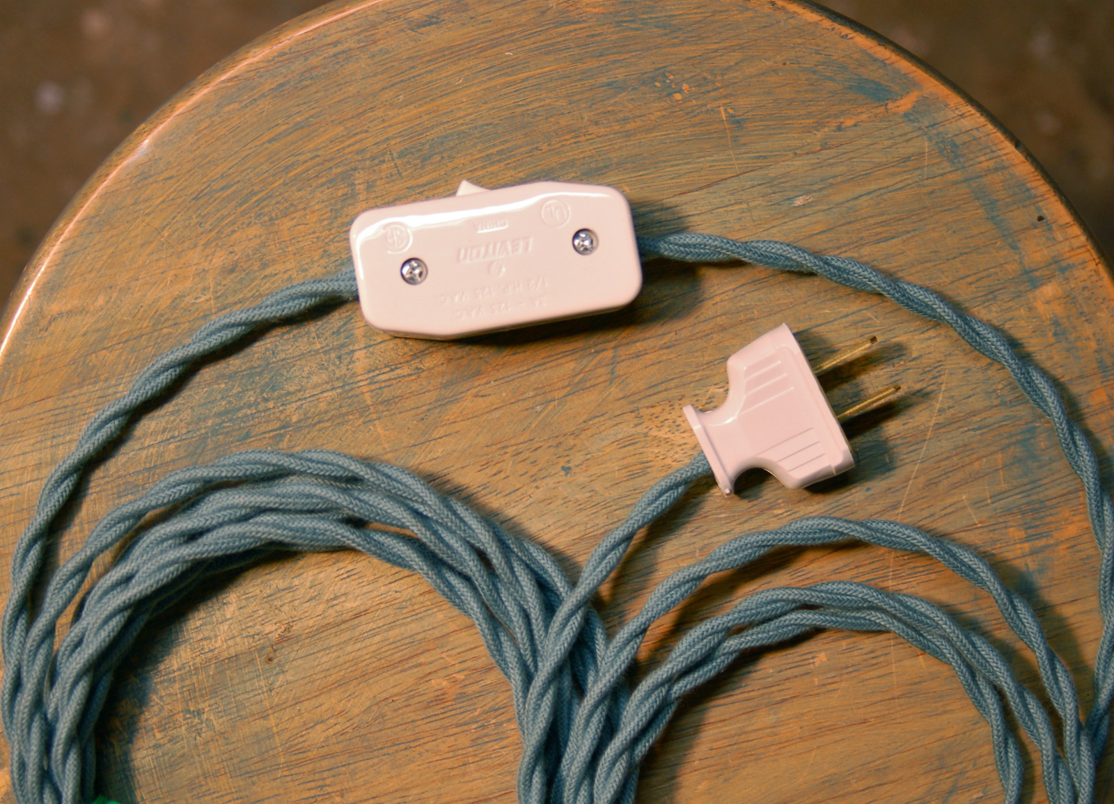 Inline Cord Switch - Leviton Rocker Style Feed Thru Switch, Lamp Wire Fans Light