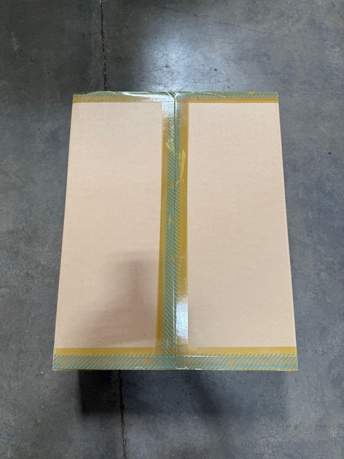 Brand New Sealed 1723-8BX IBM LENOVO-1U 18.5" STANDARD KVM CONSOLE KIT