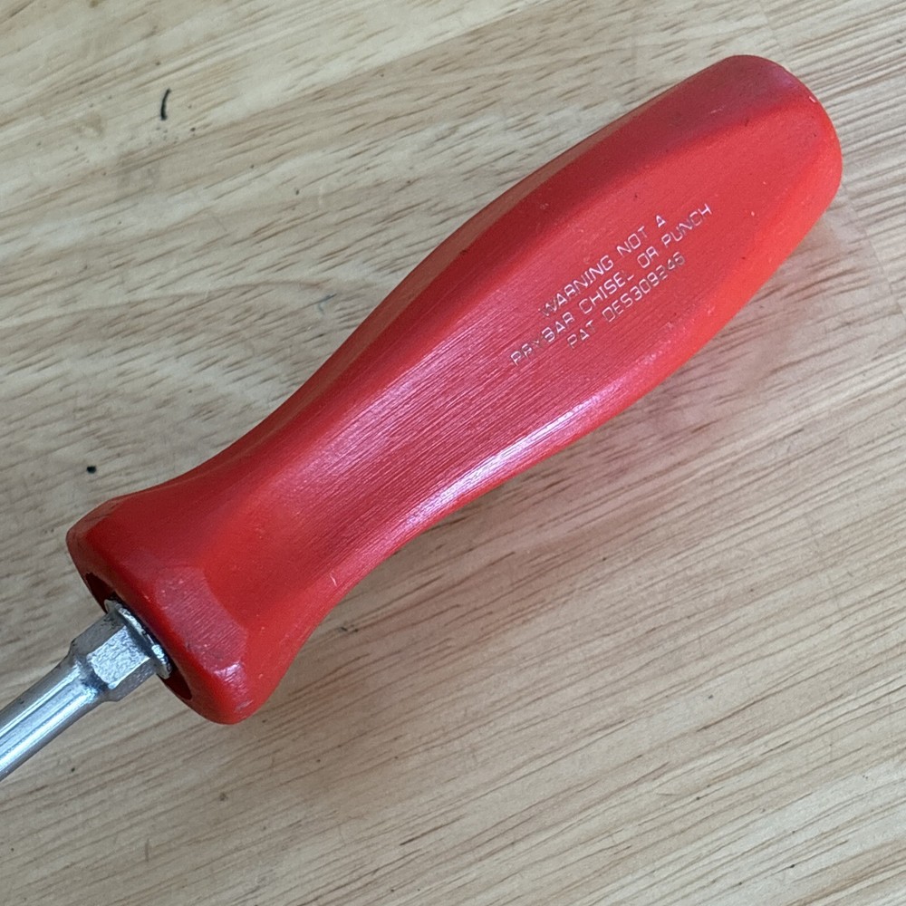 Snap On Tools No. 2 Phillips Head Screwdriver Red Hard Handle SDDP162