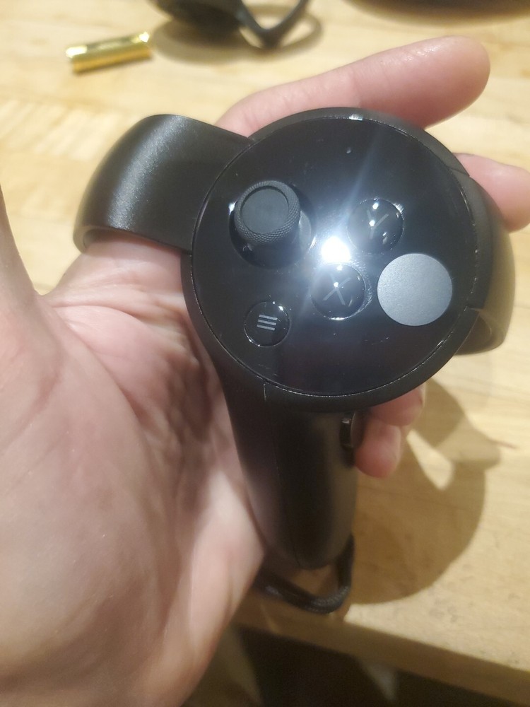 Genuine Oculus  Rift cv1 Controller (Left Only)