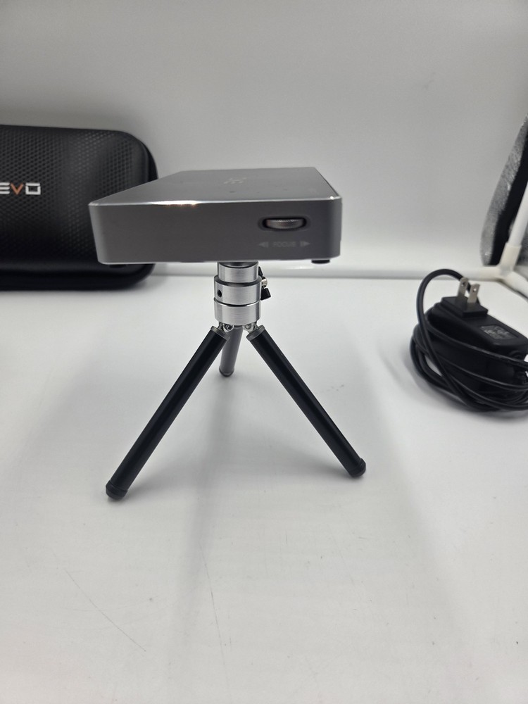 Evo SJ3000 Smart Mini Projector