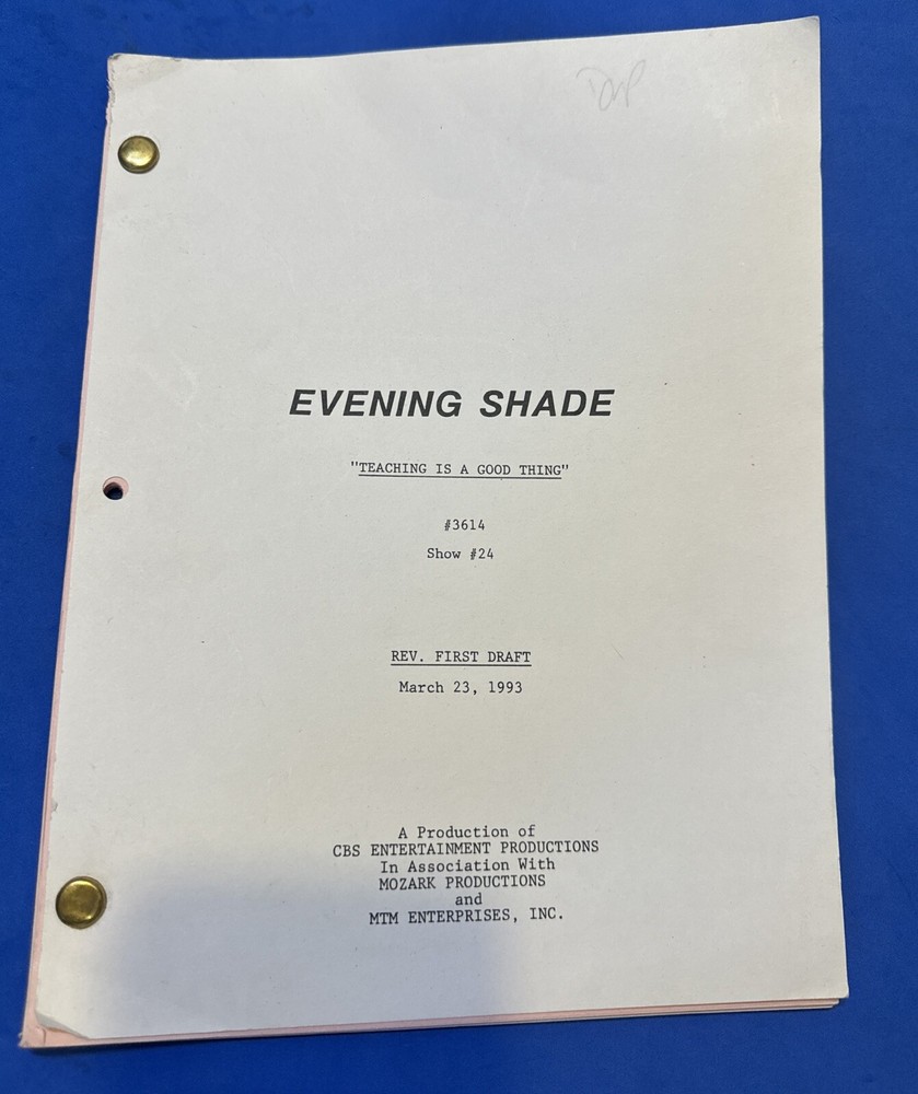 EVENING SHADE TEACHING IS A GOOD THING SET USED SCRIPT FIRST DRAFT BURT REYNOLDS