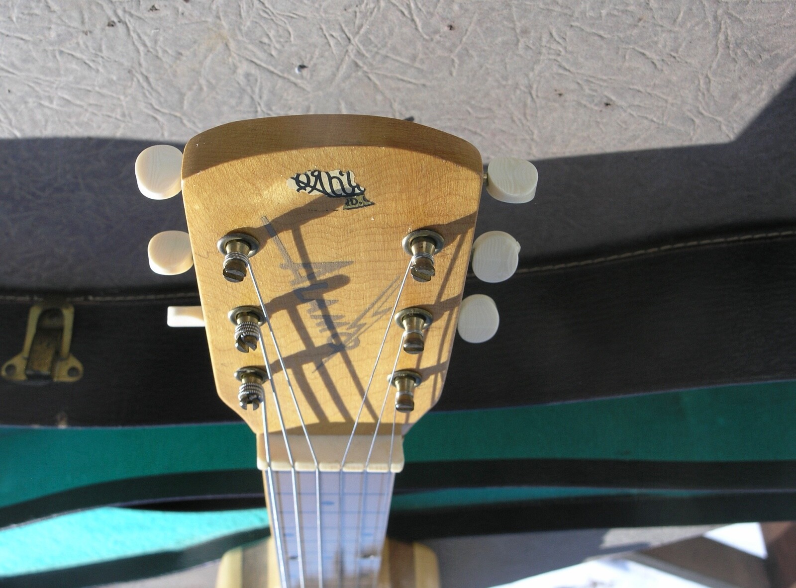 c.1950 ALAMO EMBASSY LAP STEEL GUITAR & Original HARD CASE