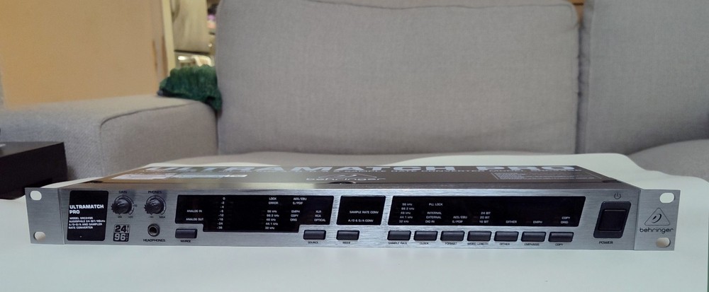 Behringer Ultramatch PRO SRC2496 24-Bit/96 kHz A/d-d/A & Sample Rate Converter
