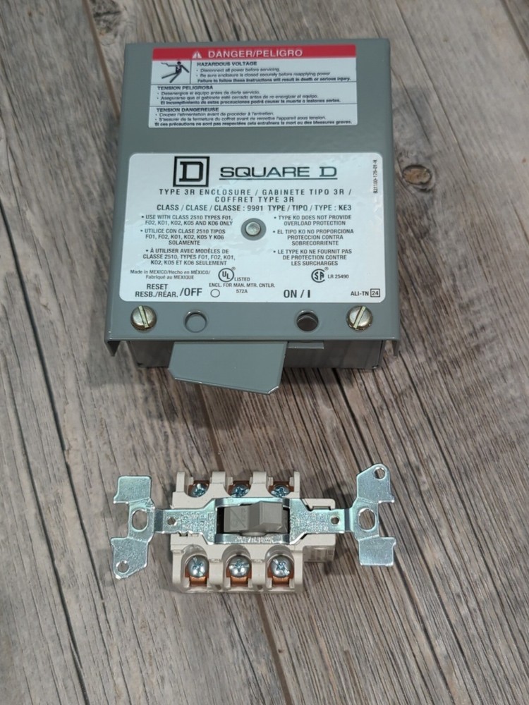 SQUARE D Type 3R Enclosure 9991 Type / KE3 W/3 pole Switch