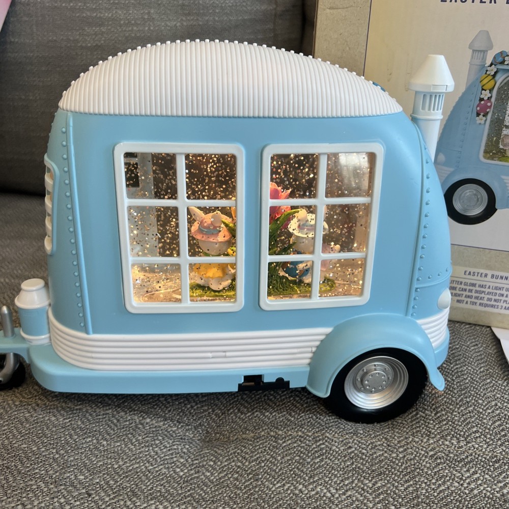 Rare Cracker Barrel Easter Bunnies Camper Glitter Globe Easter Bunny Snow Globe