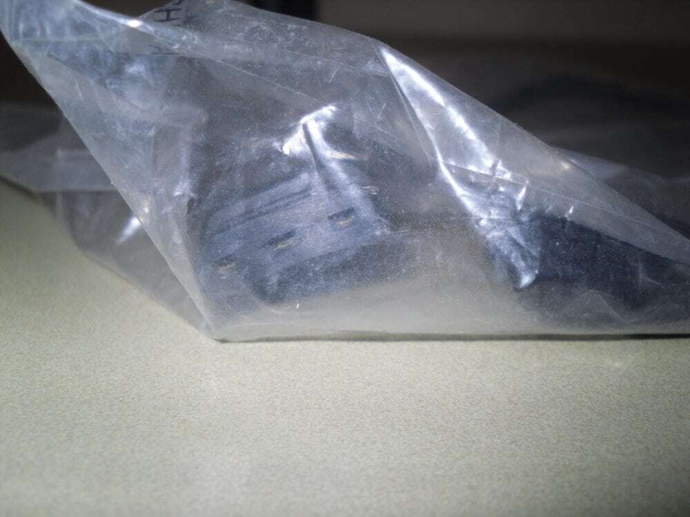 Raymarine 4001-138-A Seatalk D230 Cable 1 ft. Flat 3pin to Flat 3pin NEW