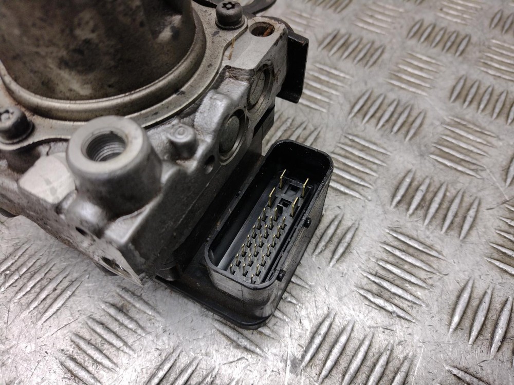 2010 TRIUMPH TIGER 1050 ABS Pump