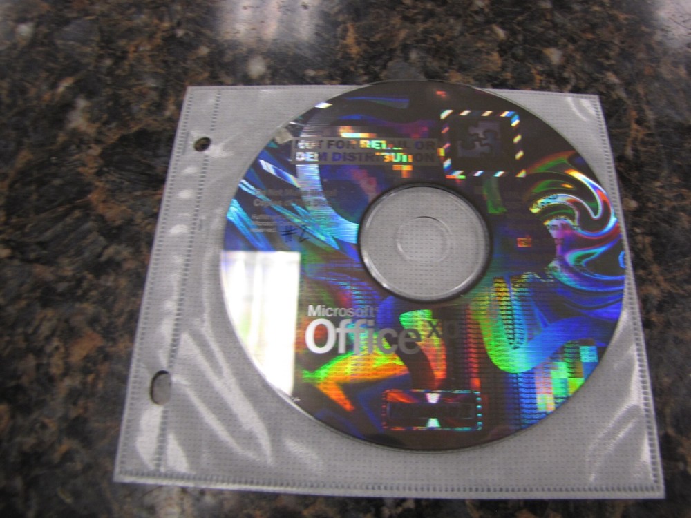 Vintage Microsoft Office XP CD-ROM - Version 2002 - MH34