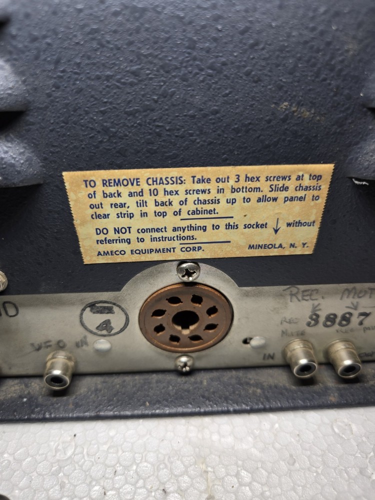 Nice Vintage Ameco Model TX-62 2 & 6 radio transmitter