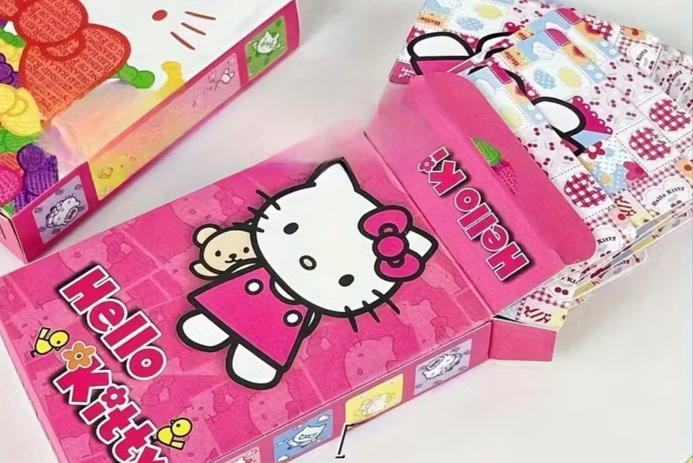 HELLO KITTY Standard/Poker Playing Cards ~ NEW/SEALED