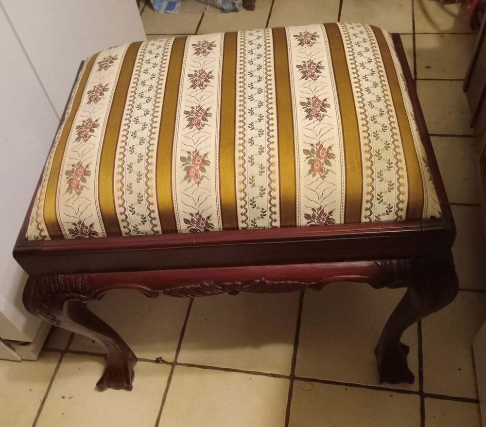 Mahogany Carved Vanity Bench (VB129)