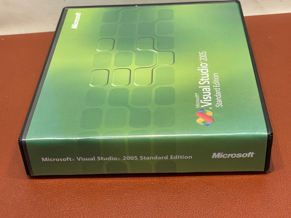 Retail Microsoft Visual Studio 2005 Standard Edition Academic 5 Disc Set W/ Key