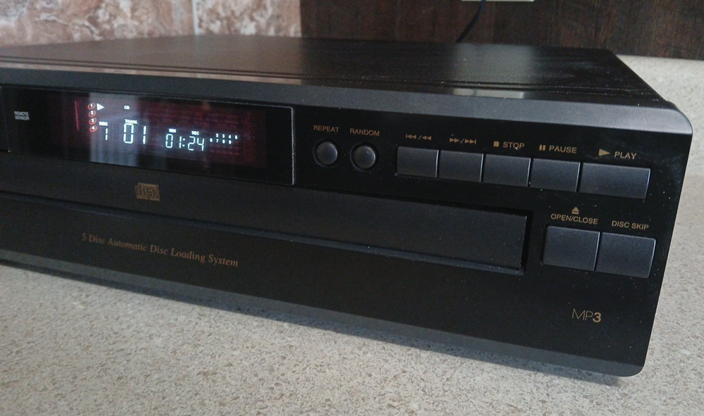 Vintage Denon DCM-280 5-Disc CD/MP3 Player Changer
