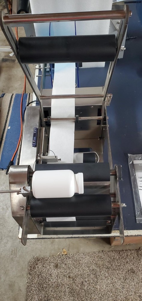 Round Bottle Labeling Machine MT-50 Semi-Automatic - Used