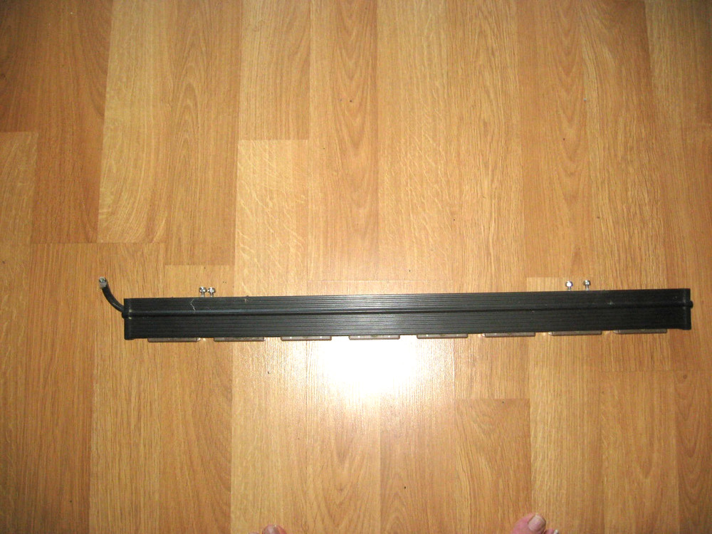 WHELEN 8 LAMP LINEAR LED TRAFFIC ADVISOR