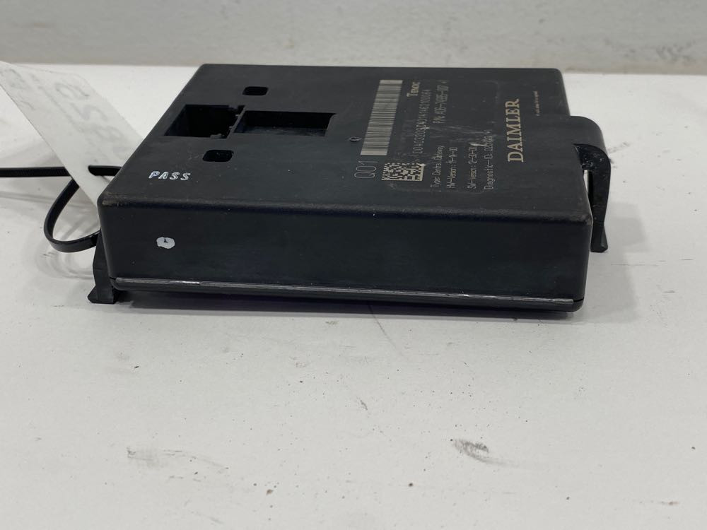 2015 Freightliner Cascadia Cab Module A0674995007 (650-10825)