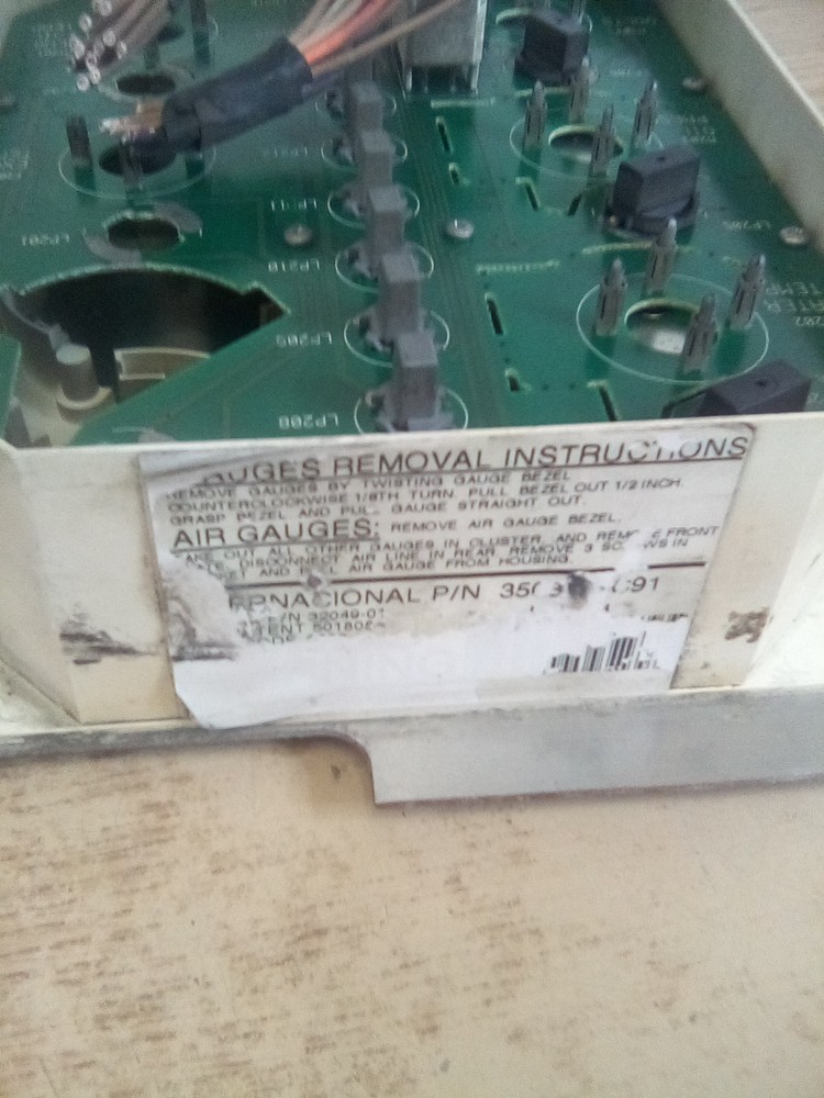 International 9200 32049-01 Dash Panel "READ DESCRIPTION"