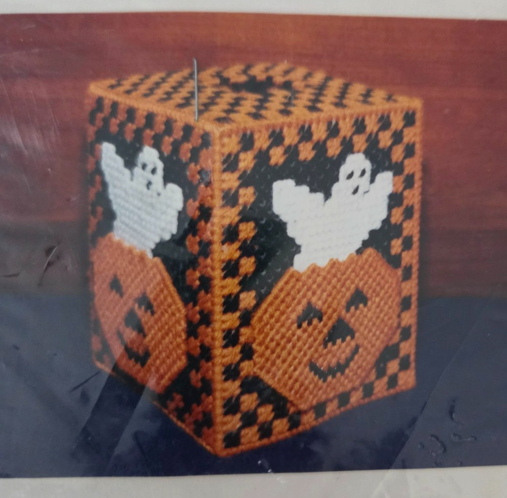 Studio M Plastic Canvas Kit  Halloween Ghost Pumpkin Tissue Box