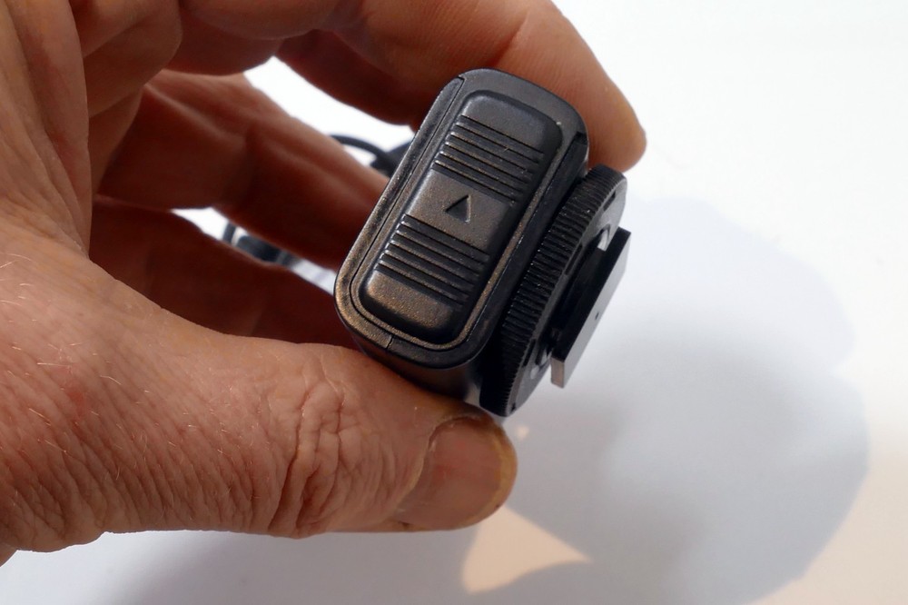 Vello Freewave wired cable Remote Shutter Release for Nikon 10 pin cable D810