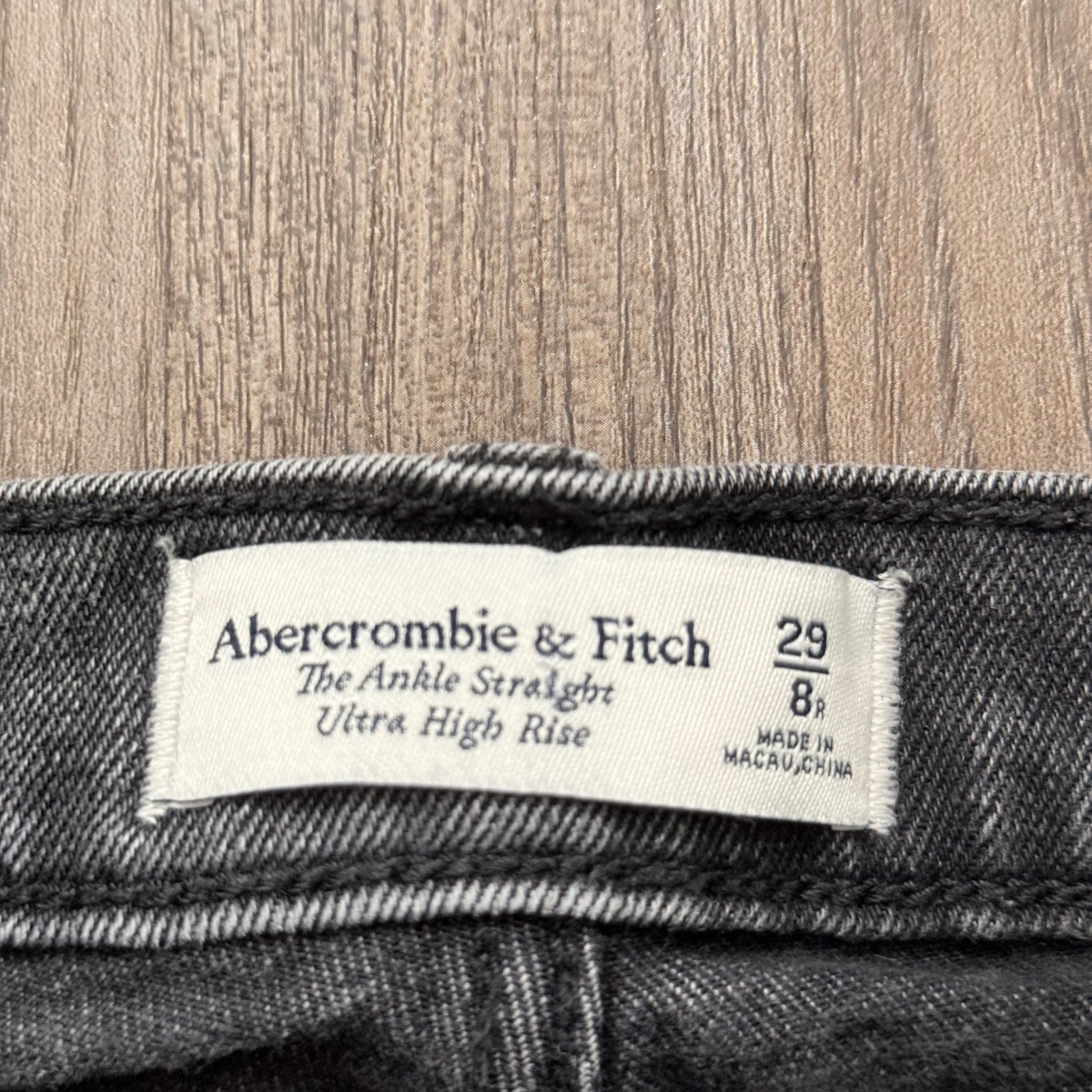 Abercrombie & Fitch Ultra High Rise Ankle Straight Jeans Grey Wash Size 29 8R